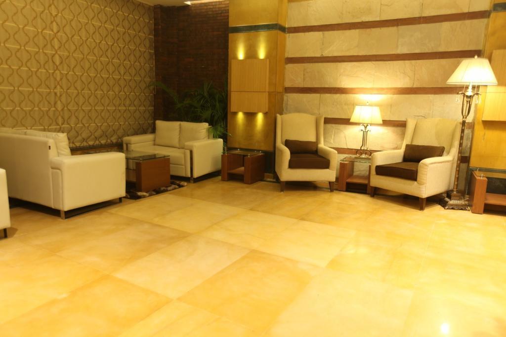 Modi Hotel & Resorts Pinjaur Exterior foto