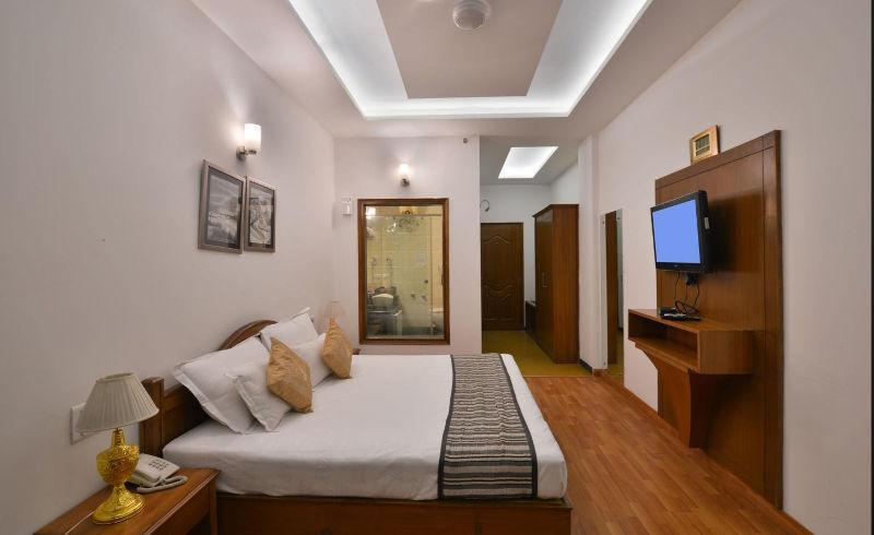 Modi Hotel & Resorts Pinjaur Exterior foto